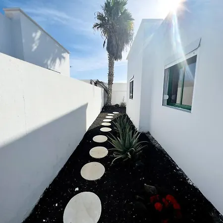 Kalendra Jable Amplia Y Tranquila Cerca Del Mar * Guatiza